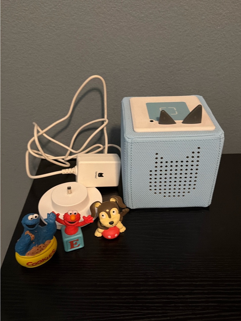 Blue Kids Toniebox Story Speaker with 3 Tonies - Picture 2 of 7
